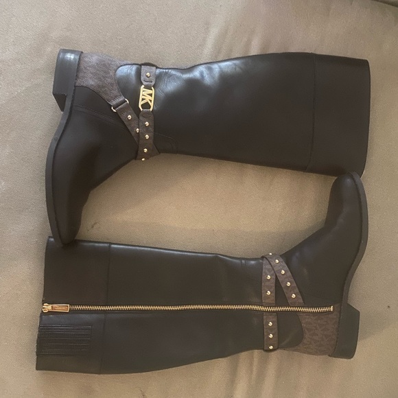 Micheal Kors boots - Picture 1 of 3